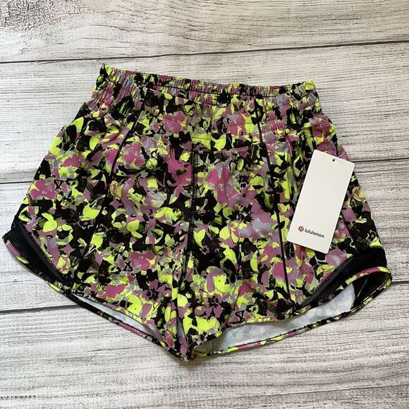 lululemon athletica Pants - NWT LULULEMON Hotty Hot High-Rise Lined Short 2.5 " Yellow Highlight Black Multi